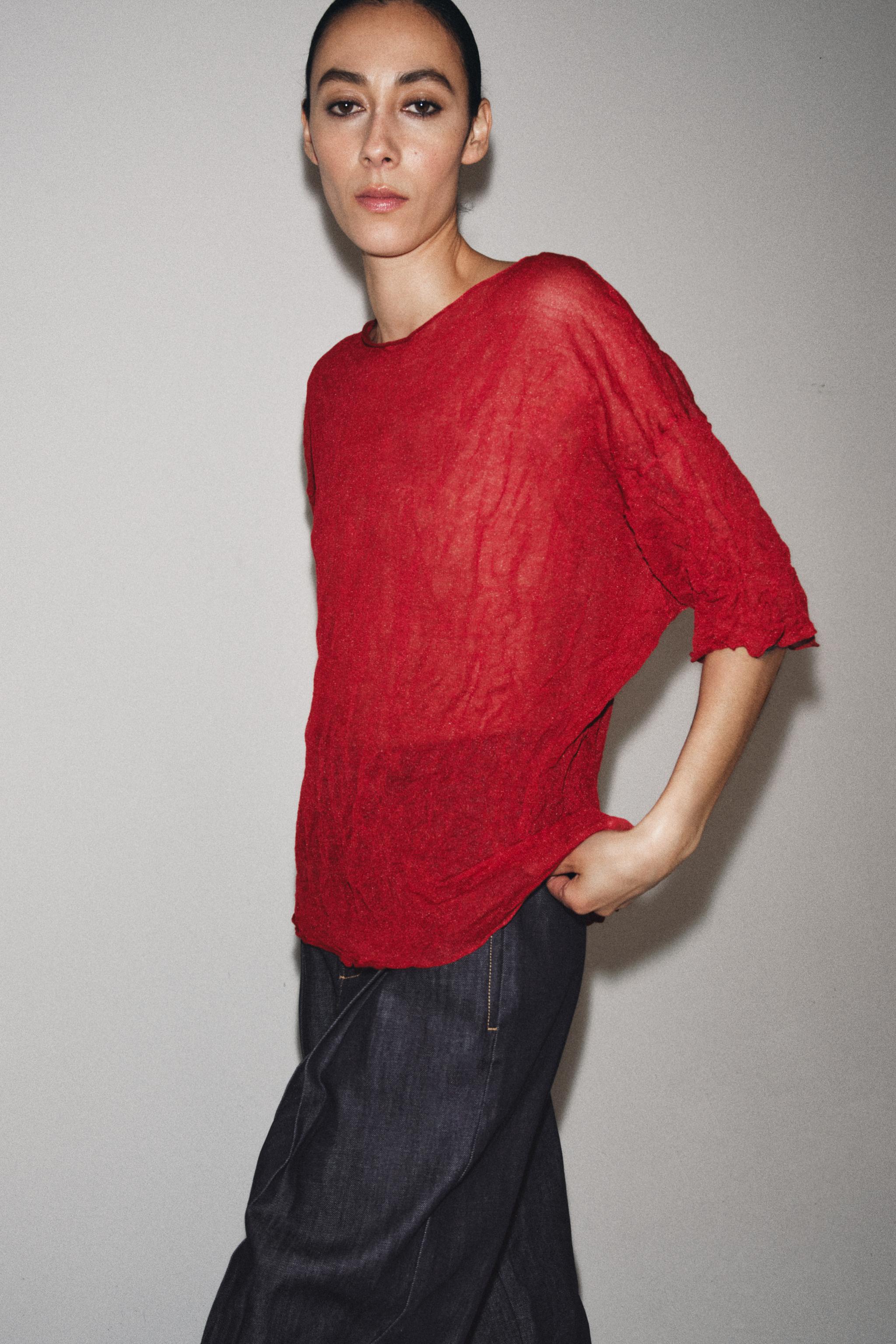 CREASED-EFFECT KNIT TOP — Mid-red