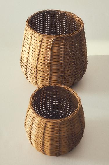 OVAL RATTAN BASKET - Light beige by Zara