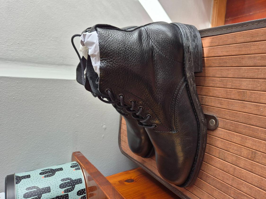 LIMITED EDITION LEATHER LACE-UP BOOTS - Image 4