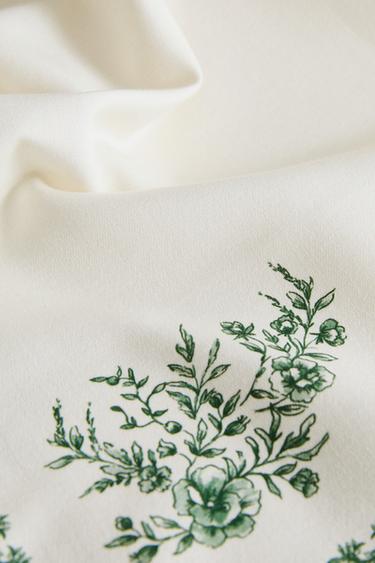 PACK SERVIETTES DE TABLE SATINÉES FLEURS (LOT DE 2) - Verdâtre de Zara - Image 3