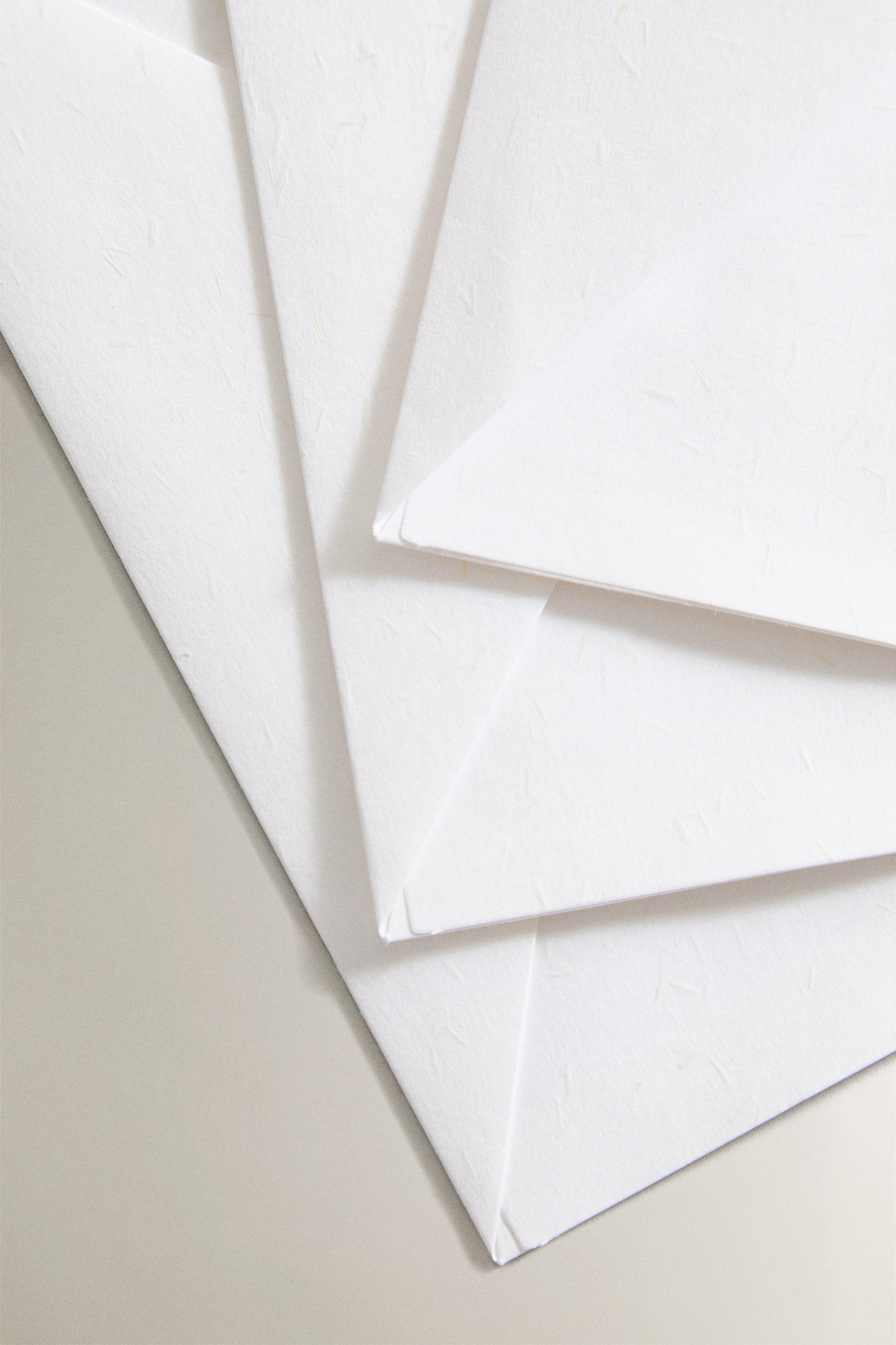 SET OF CHRISTMAS BOOK POSTCARDS (SET OF 3)