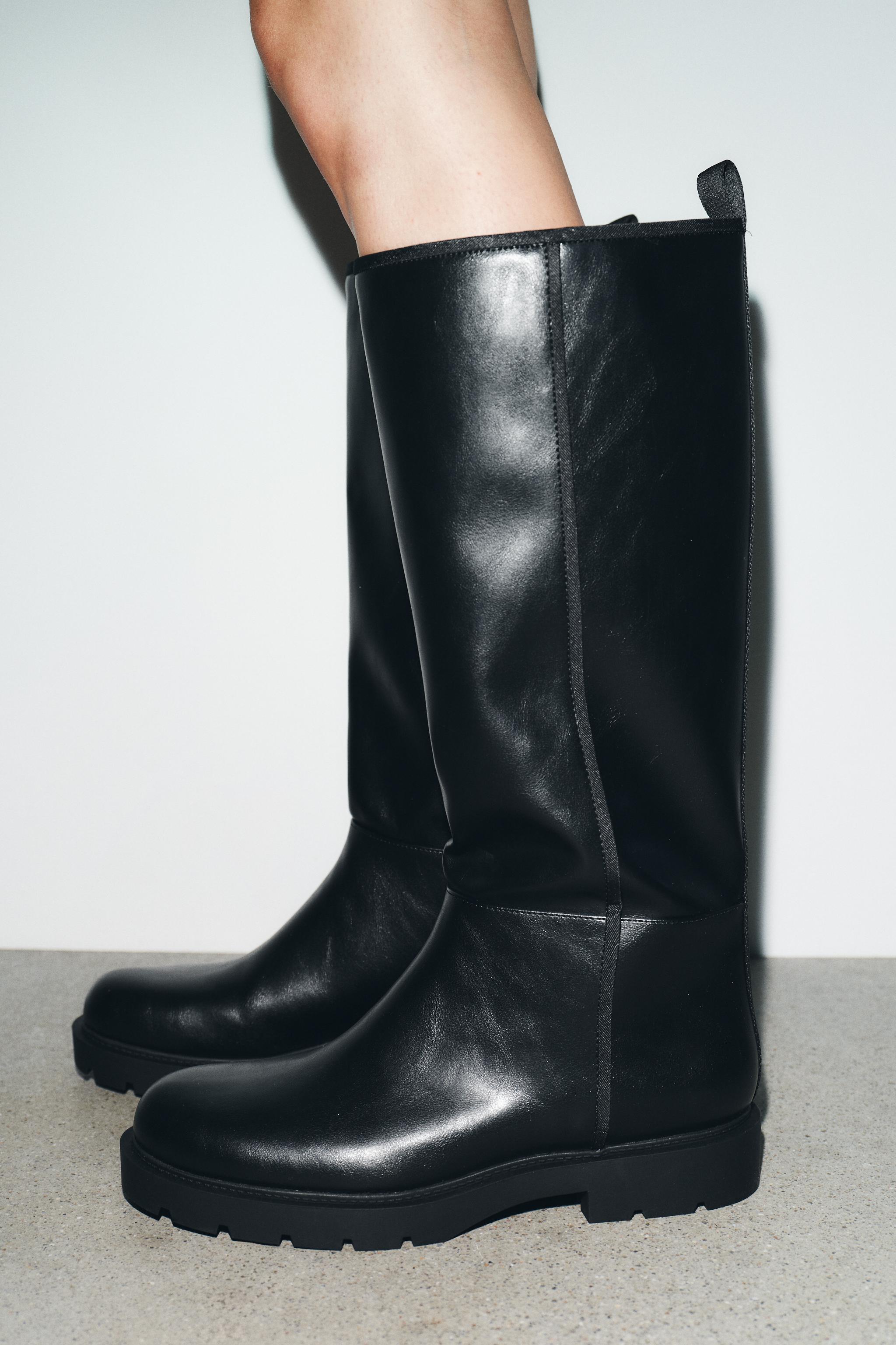LOW-HEELED BOOTS WITH TOPSTITCHING