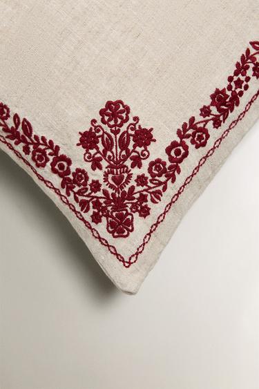 HOUSSE DE COUSSIN FEUILLES ROUGES NOËL - Beige clair de Zara - Image 1
