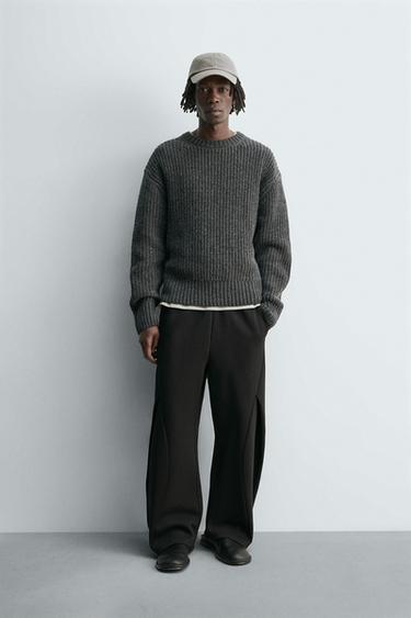 بنطلون بقصة بالون بمظهر النيوبرين وثنية - أسود الخاص بـ Zara