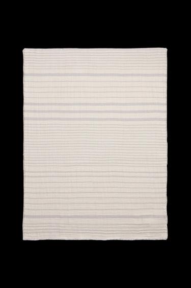 Zara CHILDREN'S STRIPED MUSLIN BLANKET - Light blue - Image 0