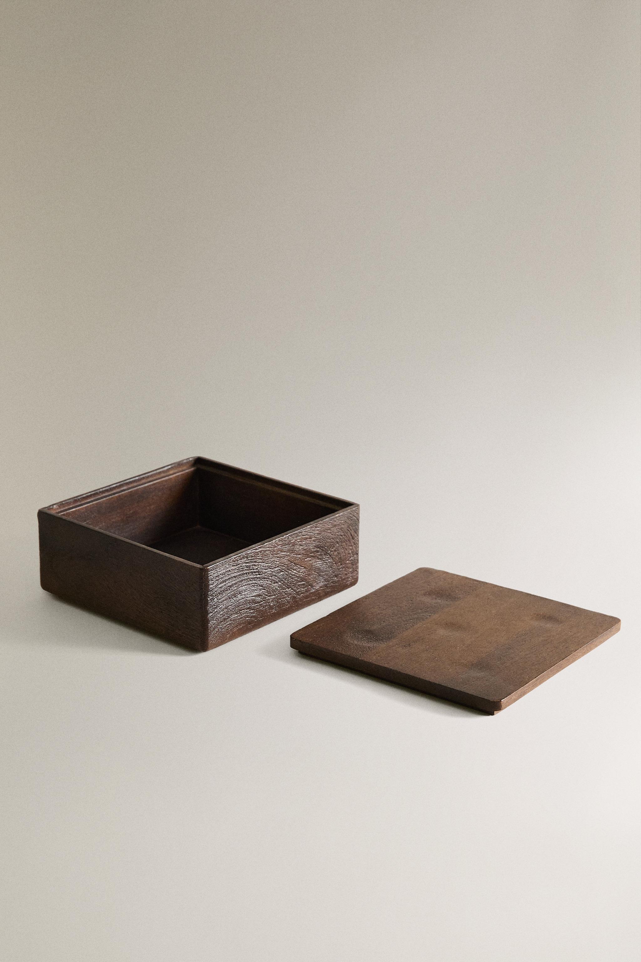 MEDIUM WOODEN BOX WITH LID — Dark brown