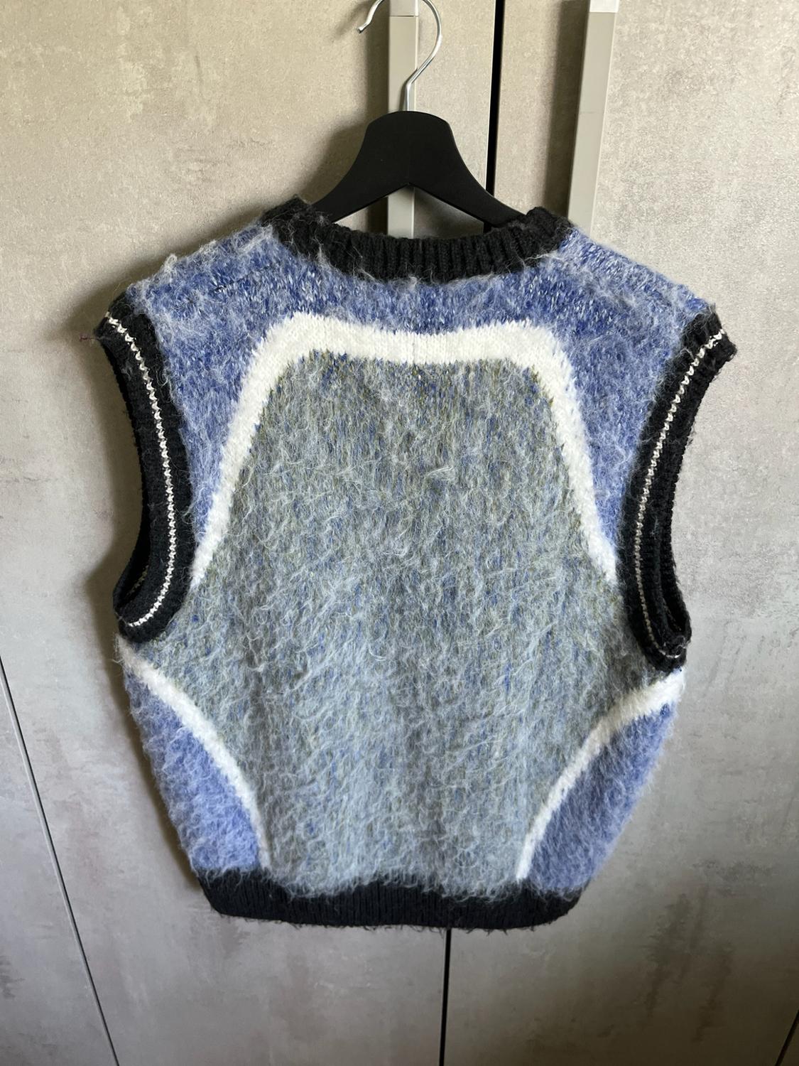 TEXTURED KNIT WAISTCOAT WITH EMBROIDERY - Image 7