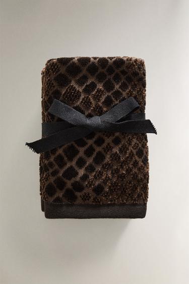 PACK OF ANIMAL PRINT VELOUR HAND TOWELS (PACK OF 3) - Brown by Zara