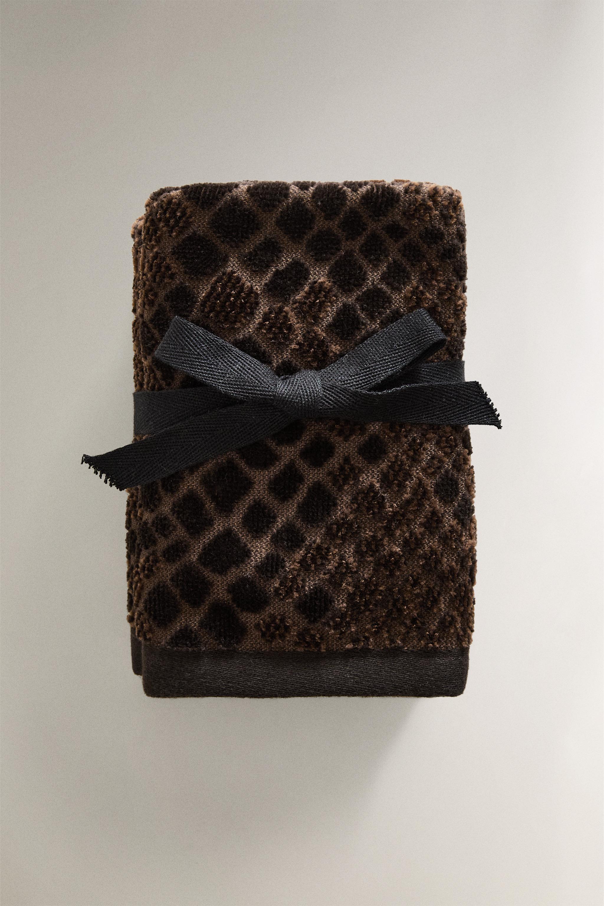 PACK OF VELOUR ANIMAL PRINT HAND TOWELS (PACK OF 3)