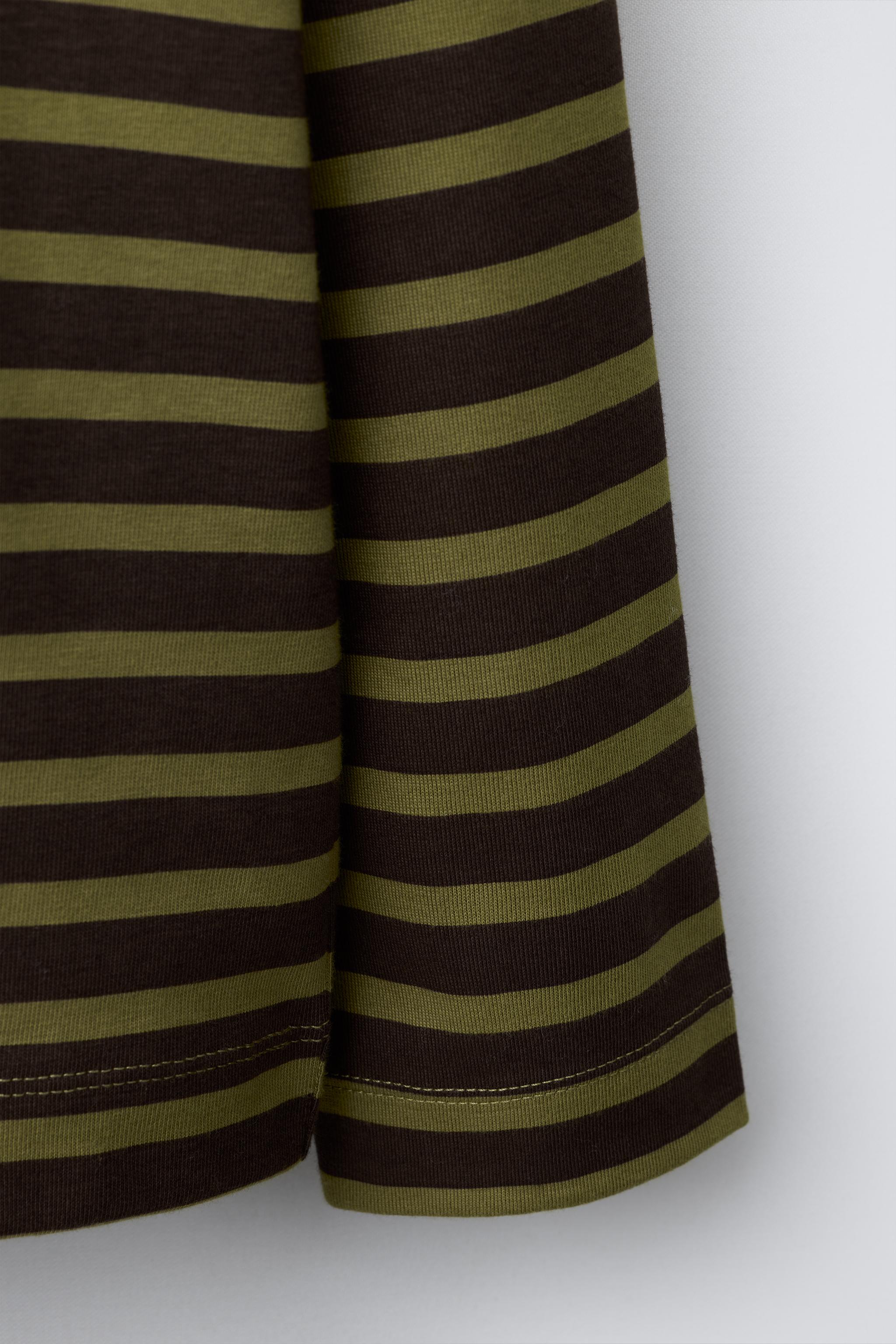 STRIPED PRINT T-SHIRT