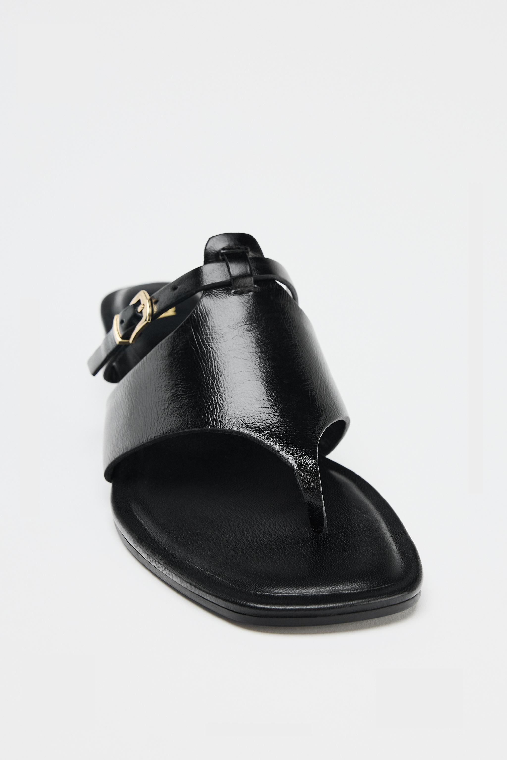 スペイン発送 ZARA レザーのローヒールバックルサンダル 最新作 バックル フラット レザー サンダル | Zara Home 日本/Japan