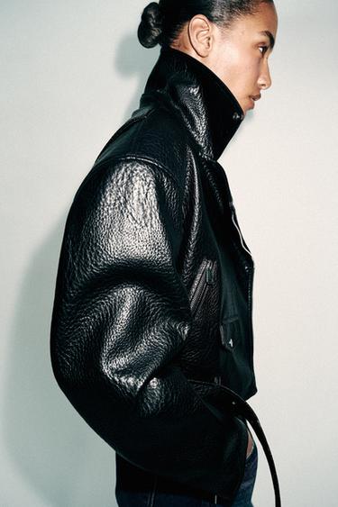 РОКЕРСКО ЯКЕ С ПОДПЛЪНКИ И ЕФЕКТ НА КОЖА - Черен от Zara