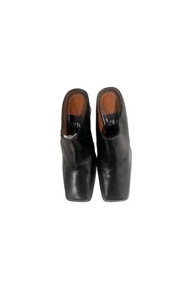 LEATHER MULES