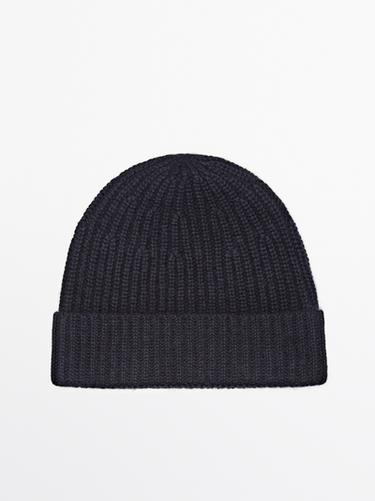 Bonnet côtelé 100 % cachemire - Bleu marine de Zara - Image 0