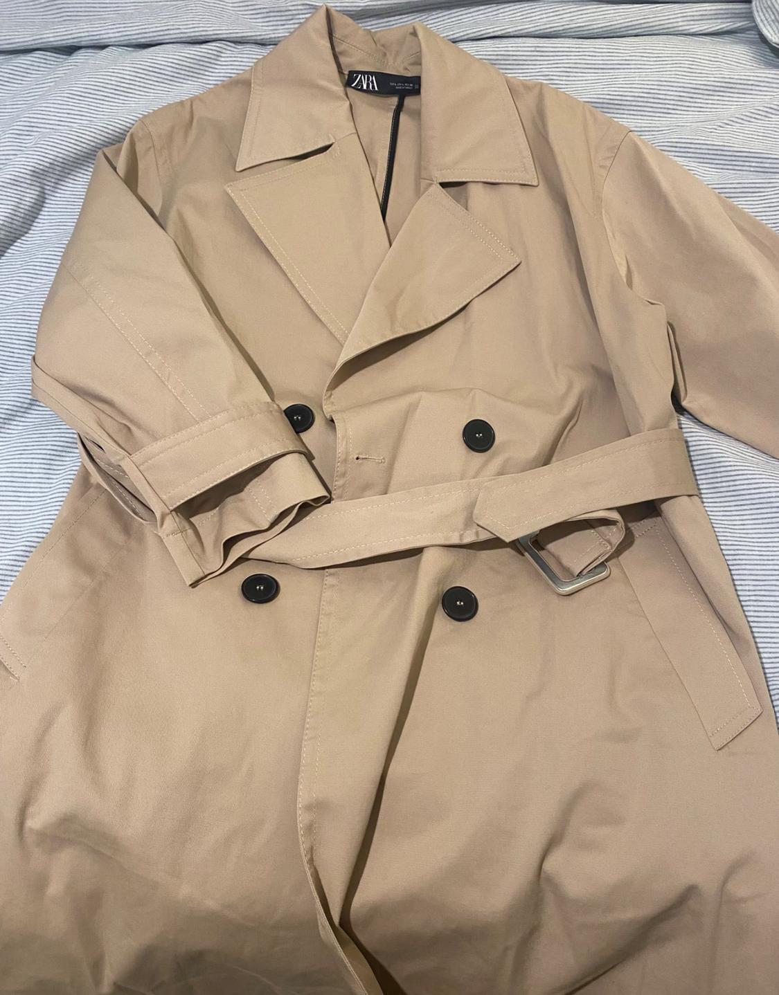 TRENCH COAT