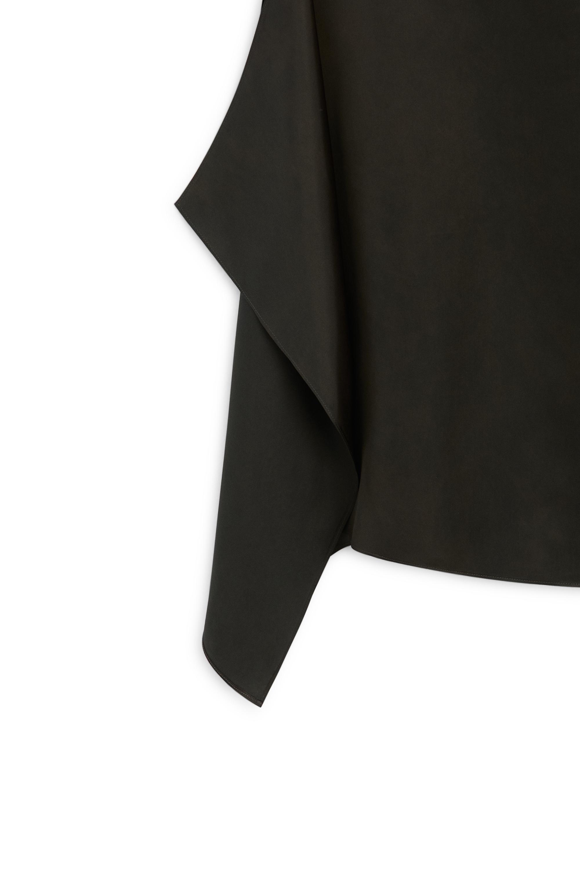 Flowing satin skirt with split detail - LIMITED EDITION