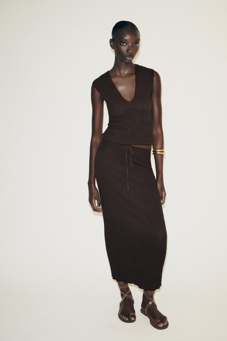 TEXTURED MIDI SKIRT