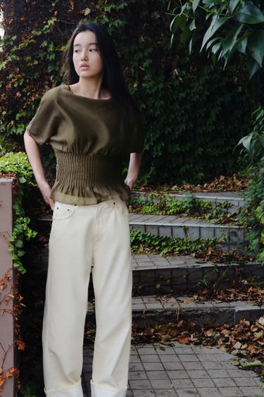 プリーツウエストコンビニットブラウスダークカーキZaraのプリーツウエストコンビニットブラウス - ダークカーキ