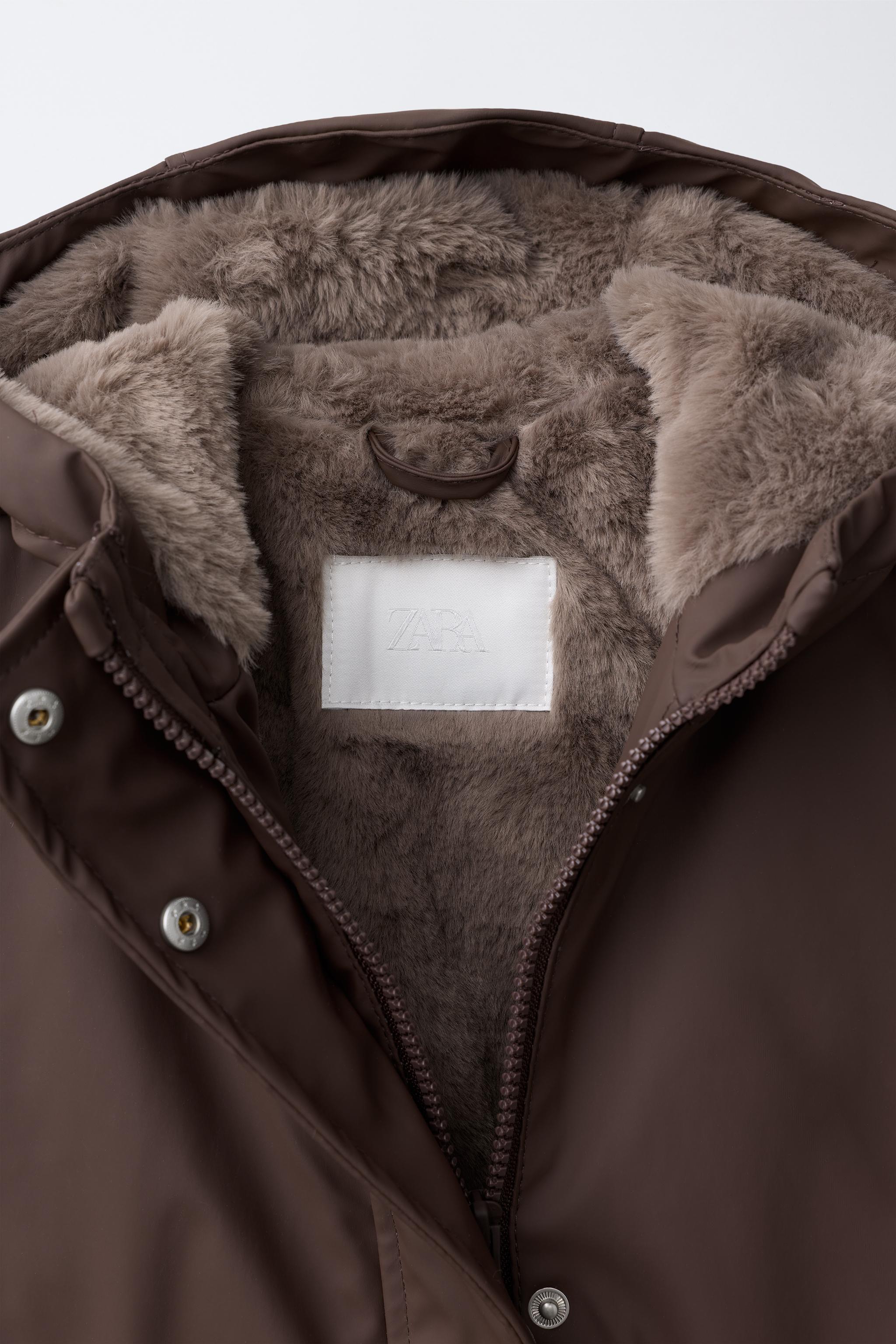 Детские куртки Zara WATER-REPELLENT RUBBERIZED FAUX-FUR LINED RAINCOAT — фото 9