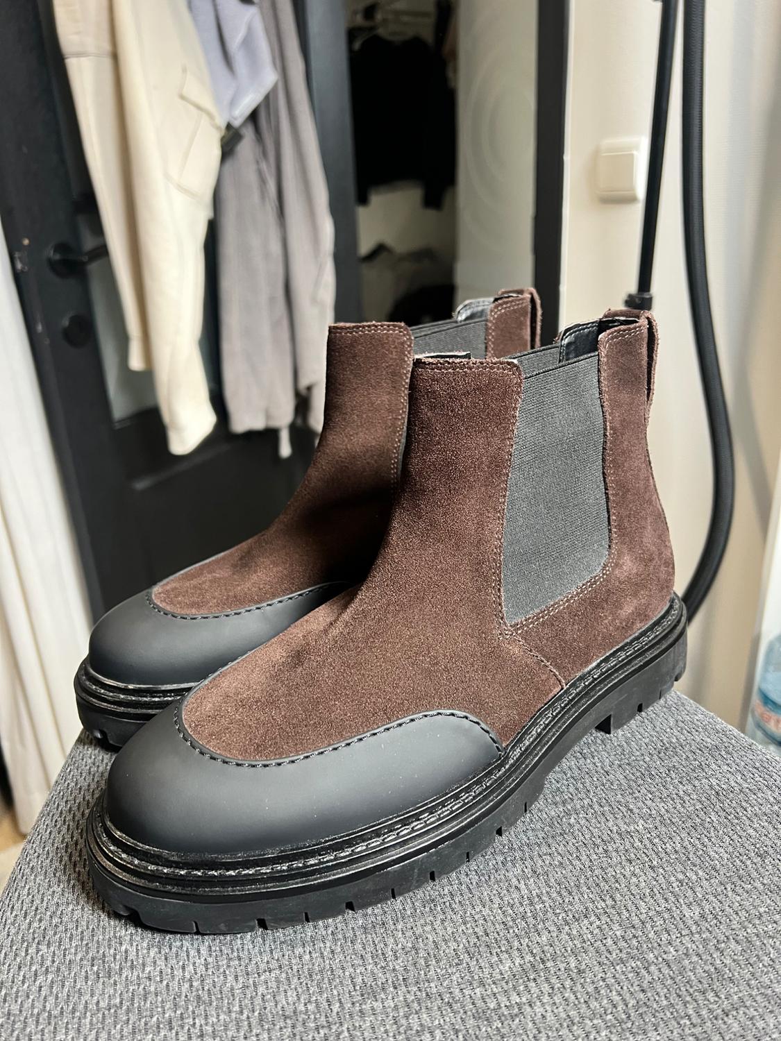 SPLIT SUEDE BOOTS WITH TRIMMING - Image 2