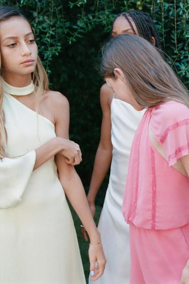 {navn} - {farge} for Zara