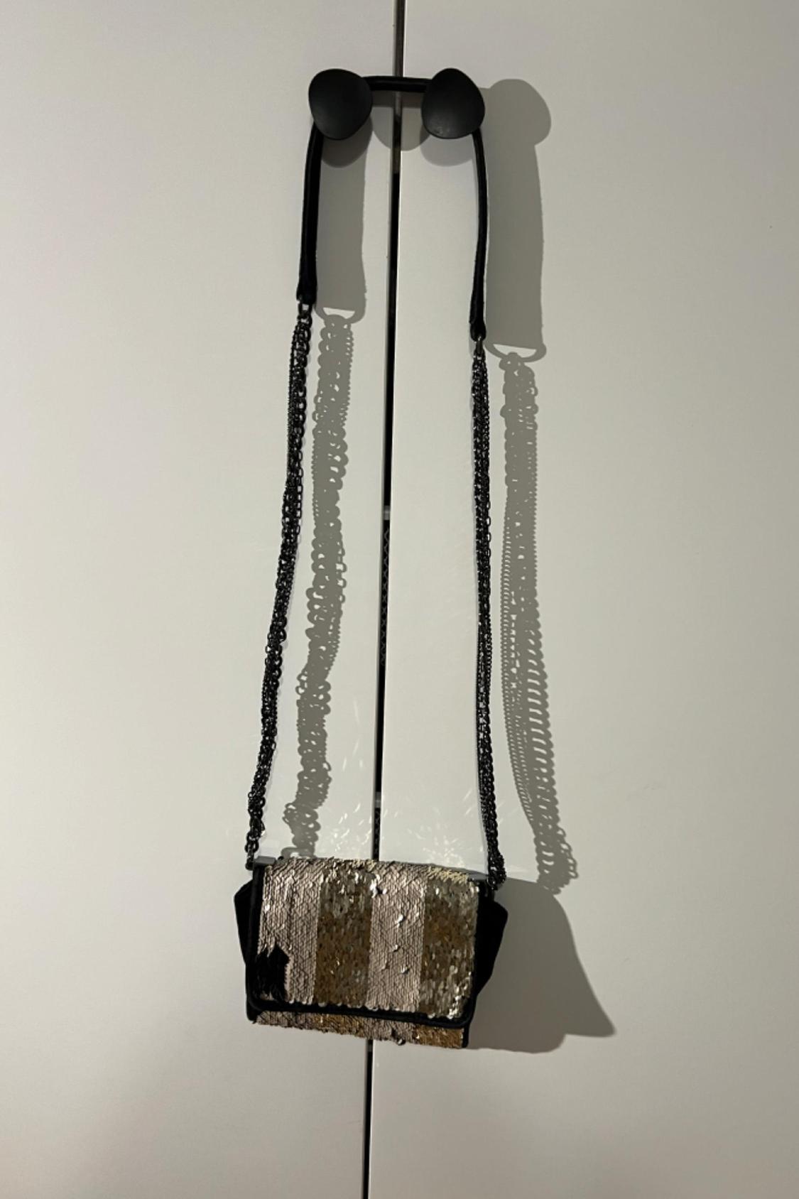 BOLSO BANDOLERA LENTEJUELAS REVERSIBLES - Image 3