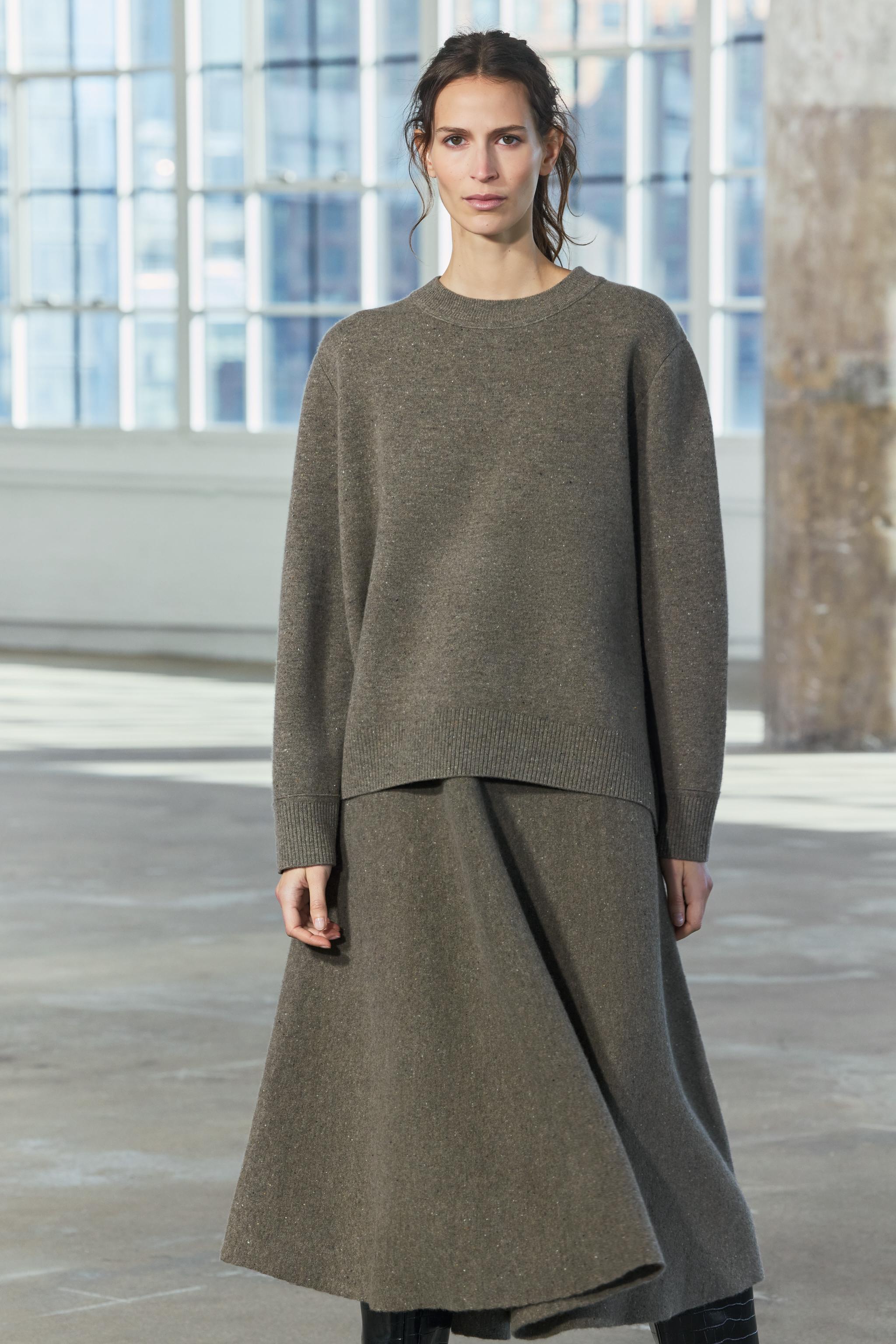 ZARA OVERSIZED selling SOFT KNIT SWEATER