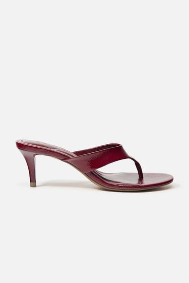 SANDALIA TACÓN EFECTO CRAQUELADO - Rojo Burdeos de Zara