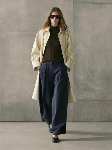 Pantalón fluido detalle pliegue - Marino de Zara - Imagen 0