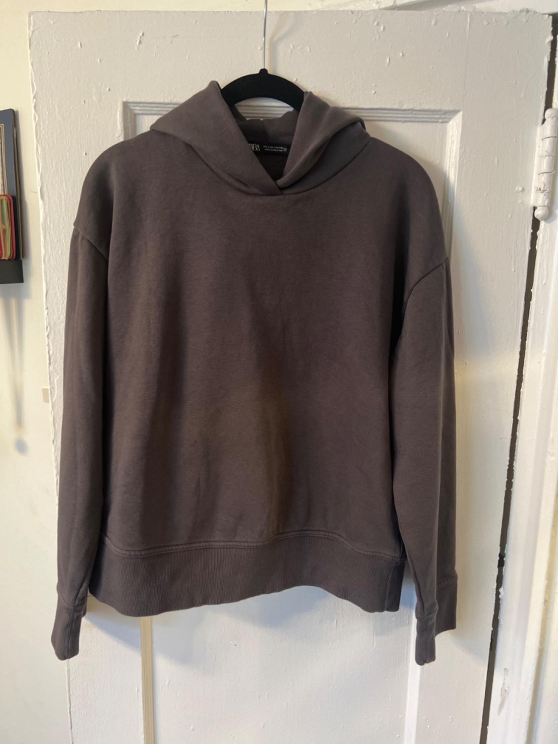 HOODIE SWEATSHIRT