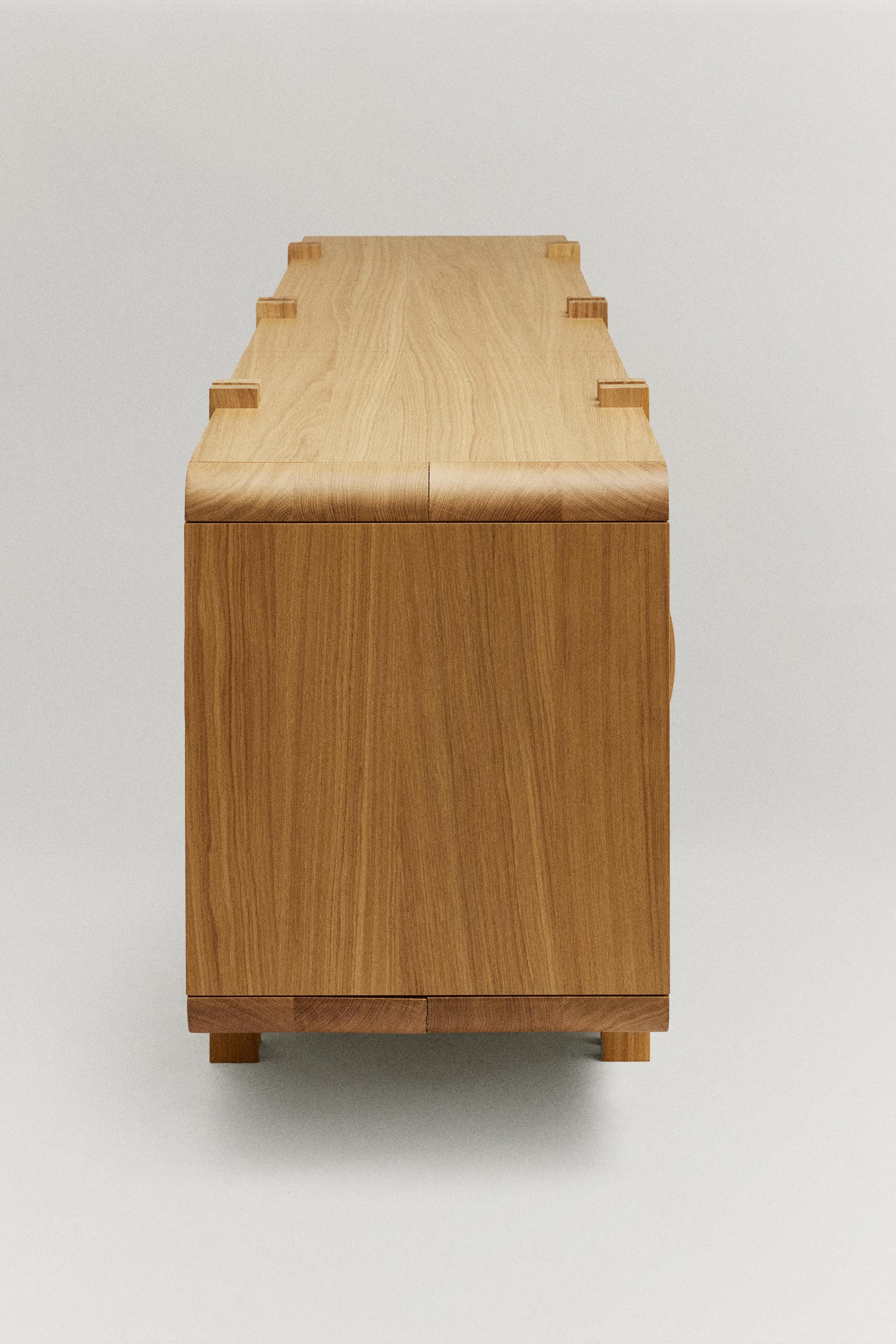 THE PATIENT SIDEBOARD