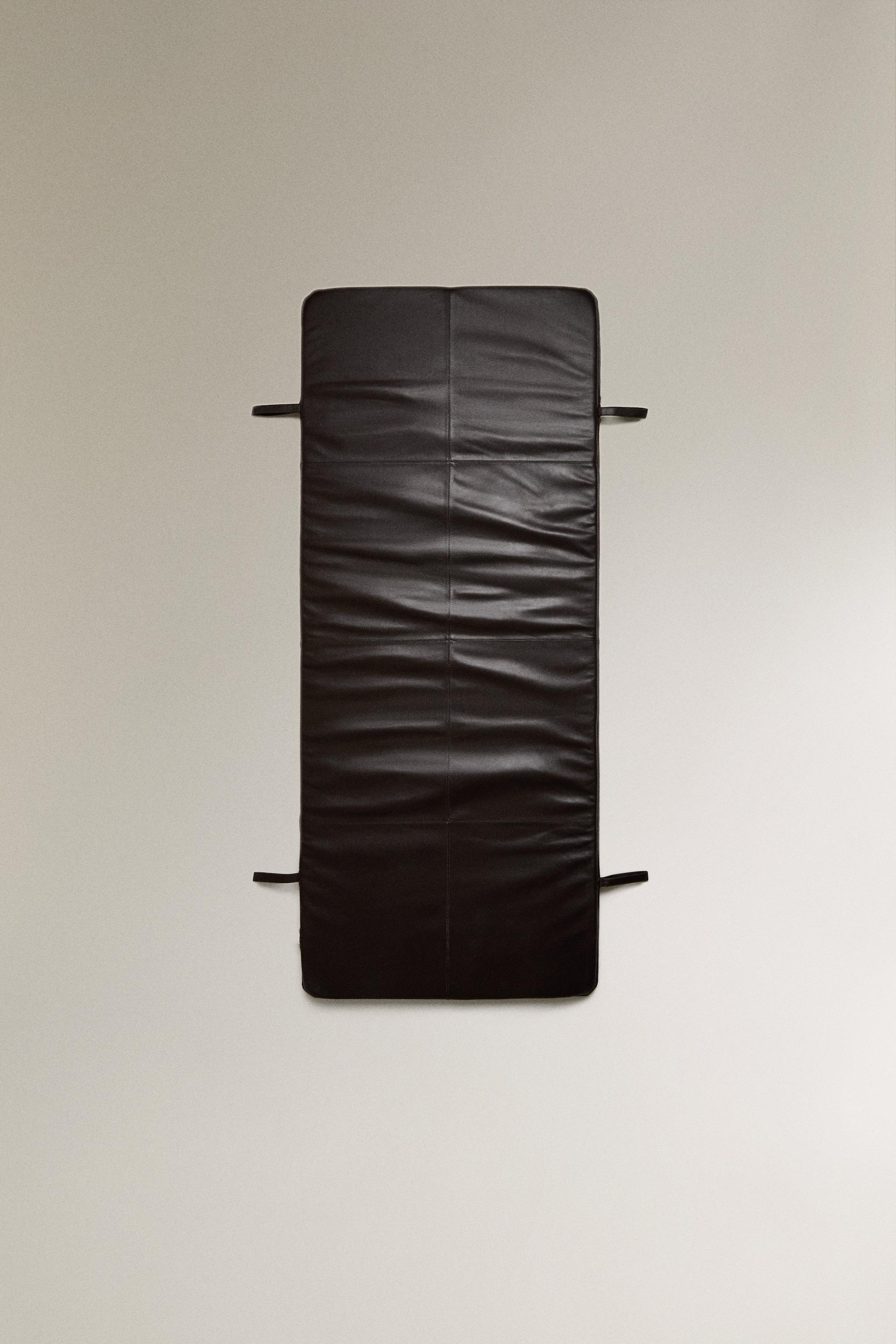 Zara LEATHER SPORTS MAT