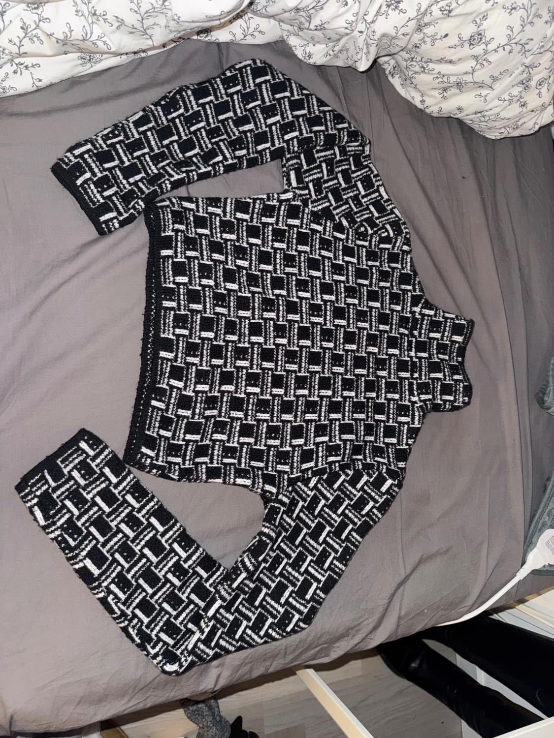 GEOMETRIC JACQUARD KNIT TOP - Image 2