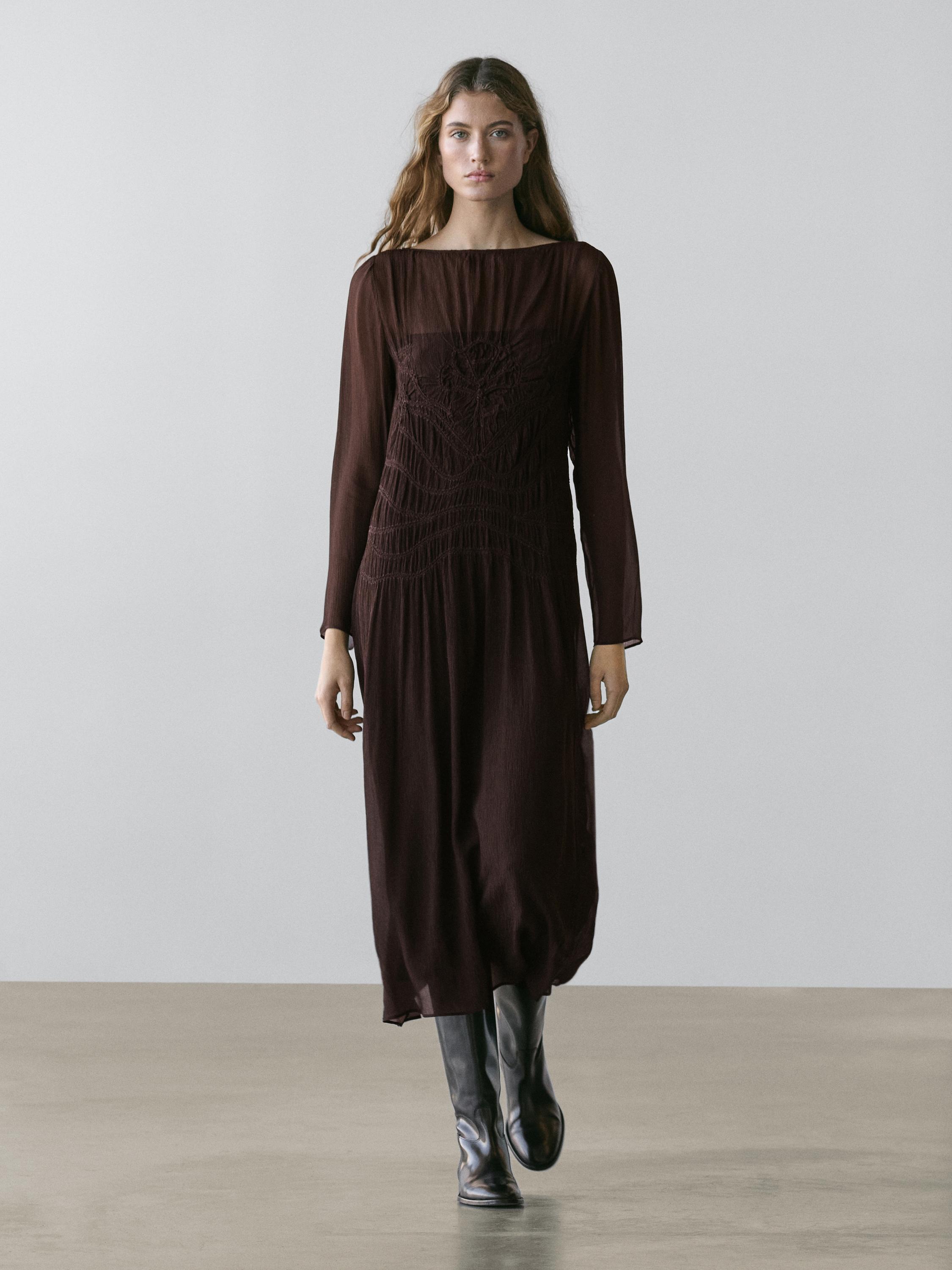 Robe midi fluide froncée