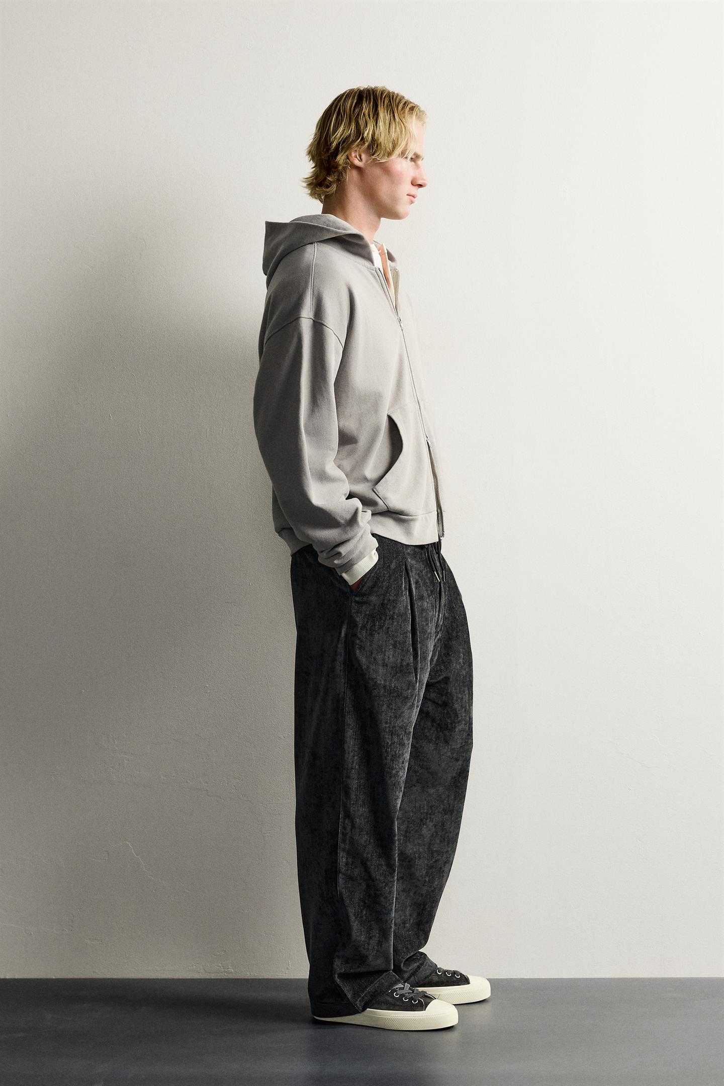 Мужские брюки Zara Soft Irregular Wash-Effect, цвет: Чёрный / Экрю — фото 4