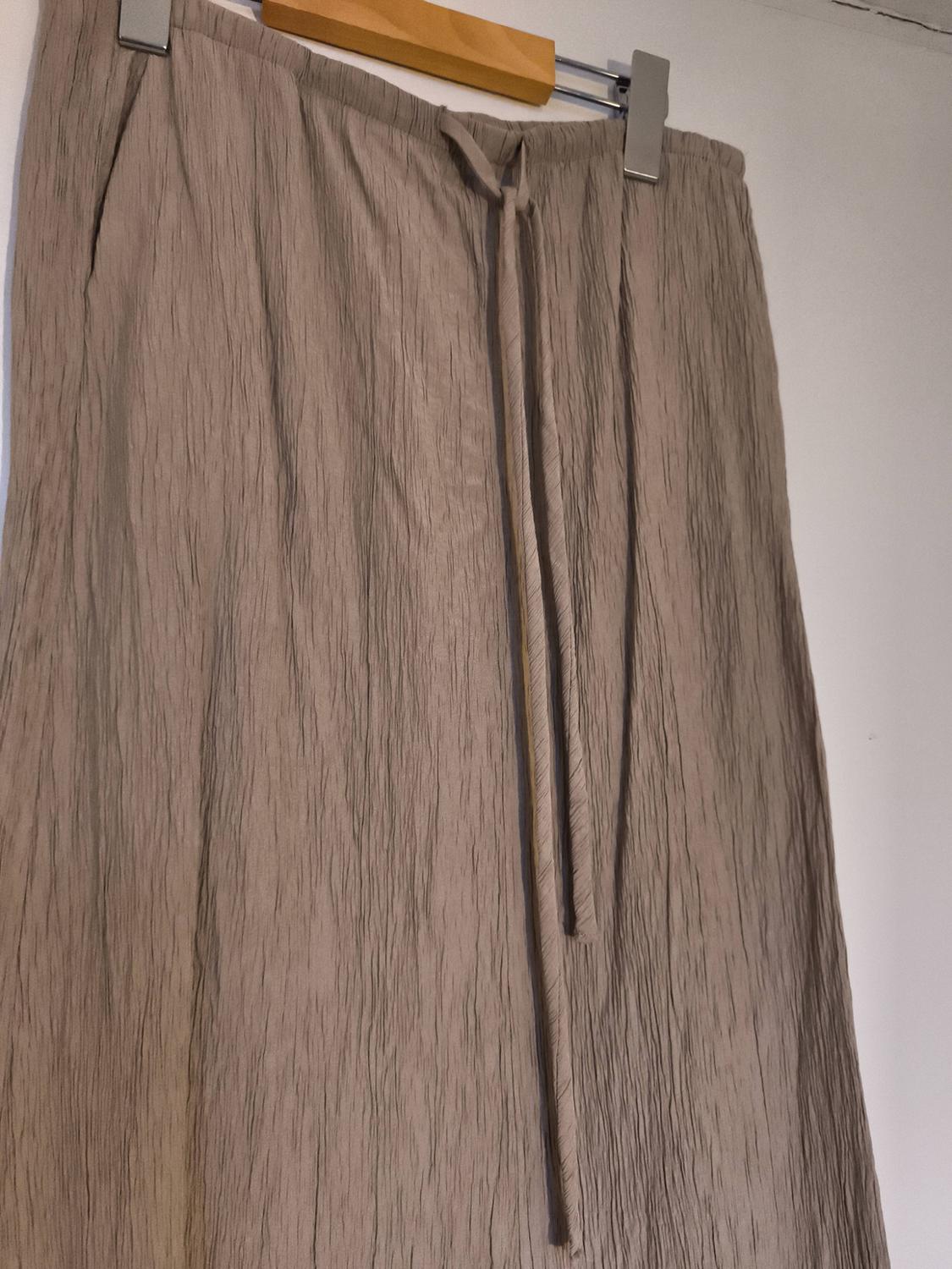 LONG TEXTURED SKIRT - Image 2