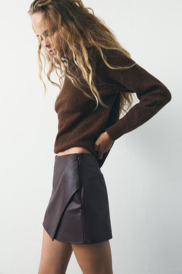 FALDA PANTALÓN ASIMÉTRICA EFECTO PIEL - Burdeos de Zara