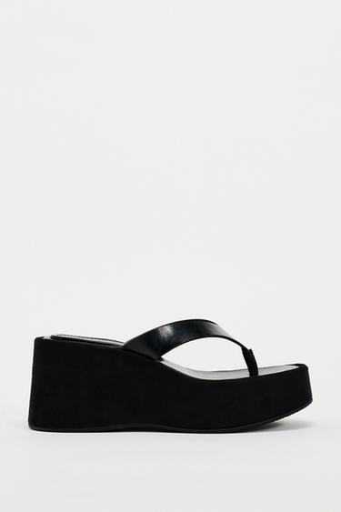 SANDALIA CUÑA FLATFORM - Negro de Zara