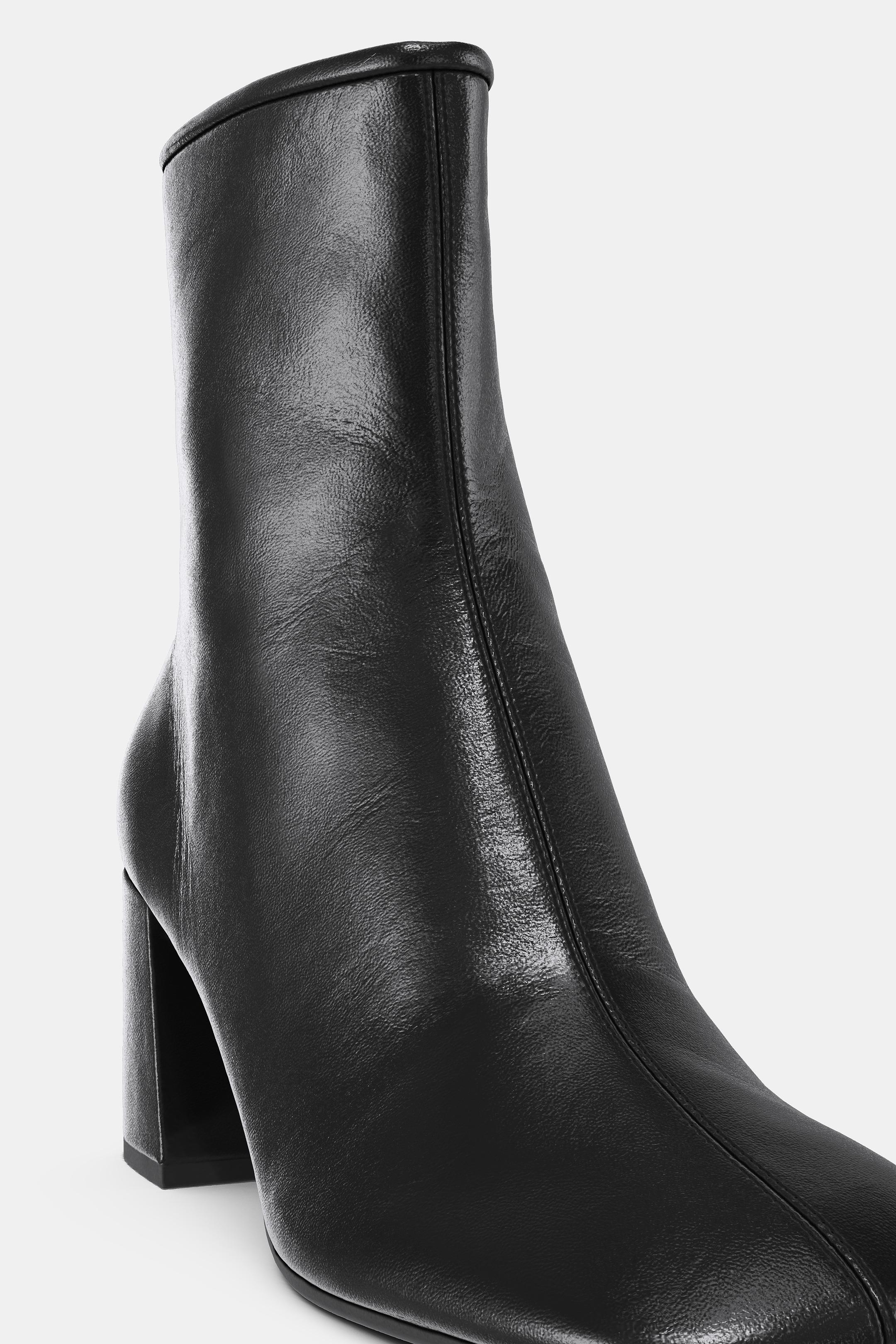 レザーブロックヒールショートブーツ - ブラック | ZARA Japan / 日本