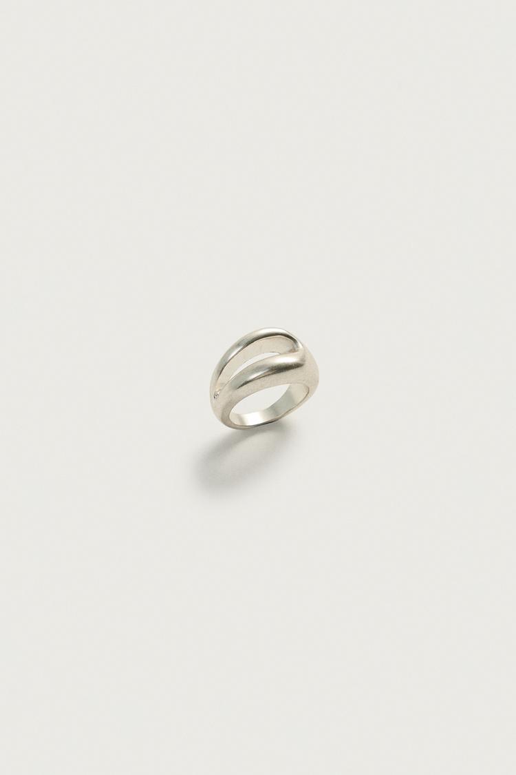 HOLLOW METAL RING — Silver