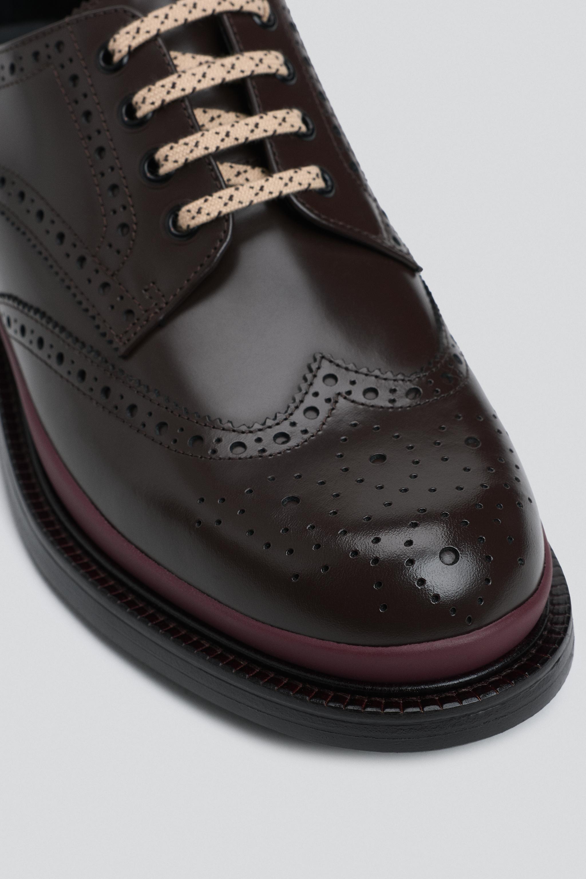 CHAUSSURES EN CUIR