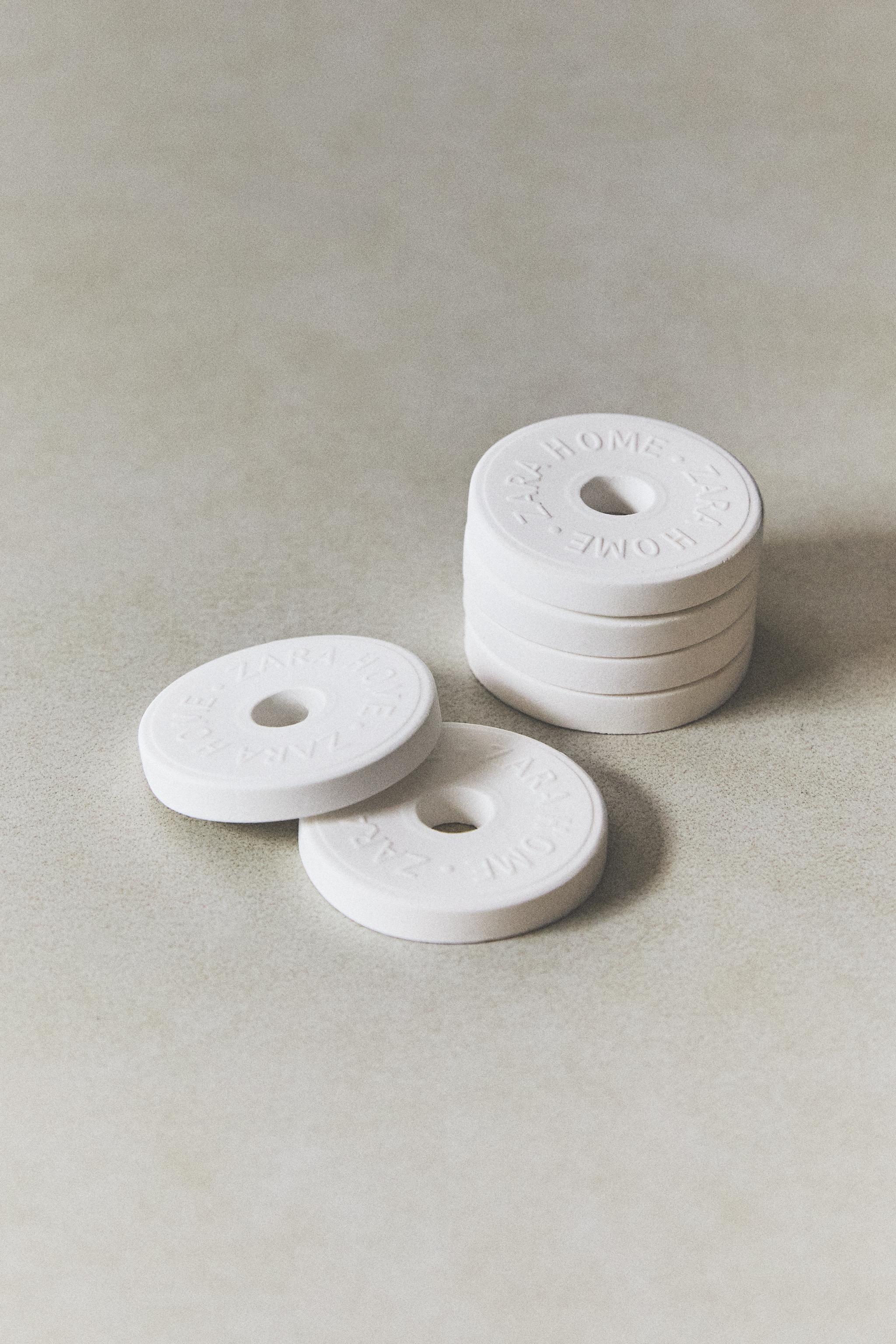 Shop Zara WHITE POWDERY SCENTED CERAMIC PACK (PACK OF 6) at