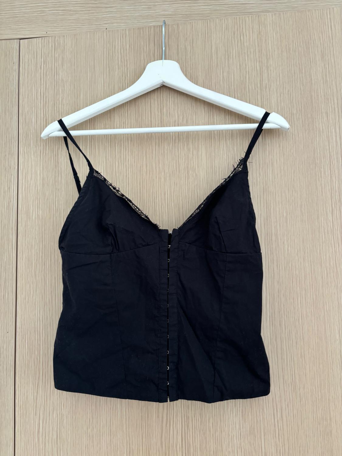 POPLIN AND LACE CORSETRY-INSPIRED TOP