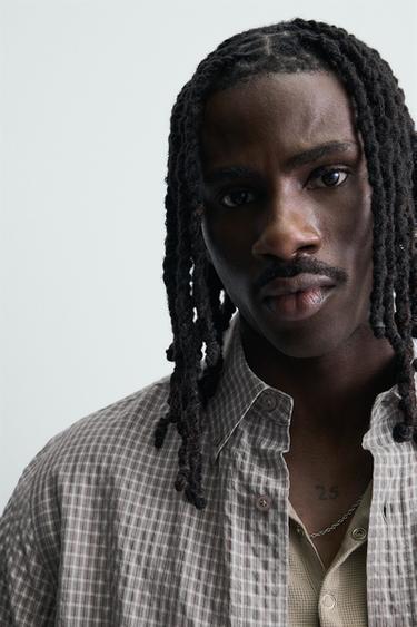 CHEMISE À CARREAUX TEXTURÉE - Blanc / Grenat de Zara - Image 6