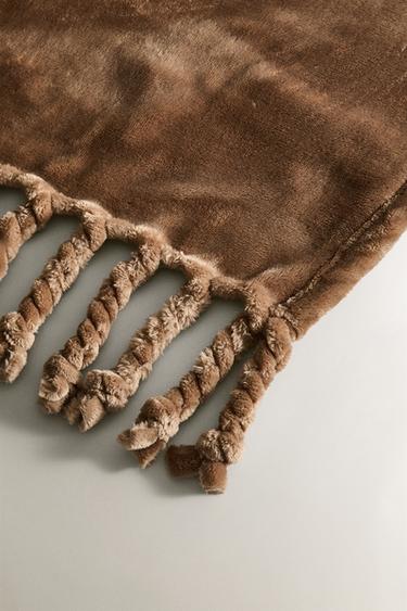 FLEECE THROW WITH FRINGING - camel by Zara - Image 1