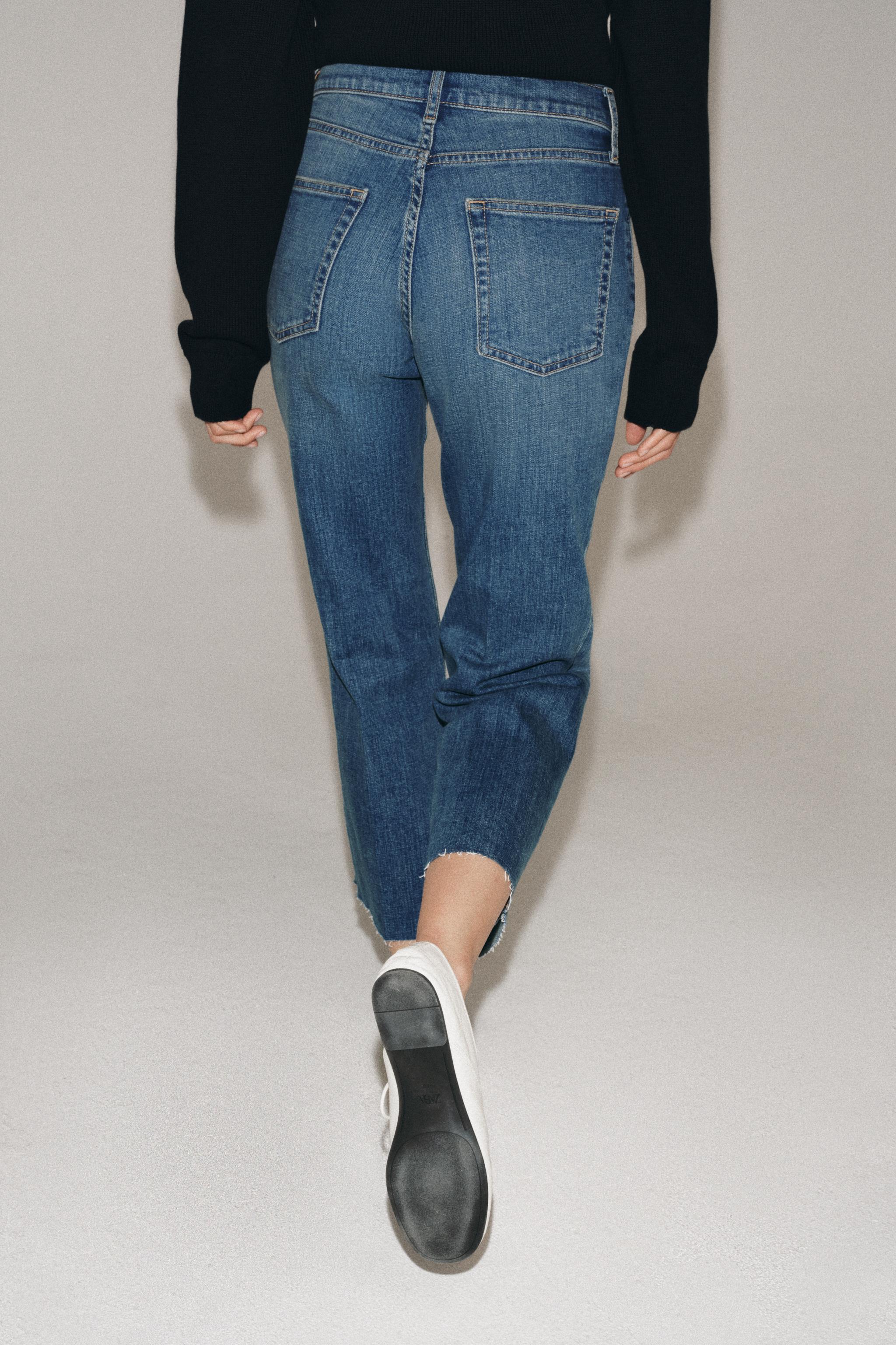 ZW COLLECTION MID-RISE CROPPED FLARE JEANS