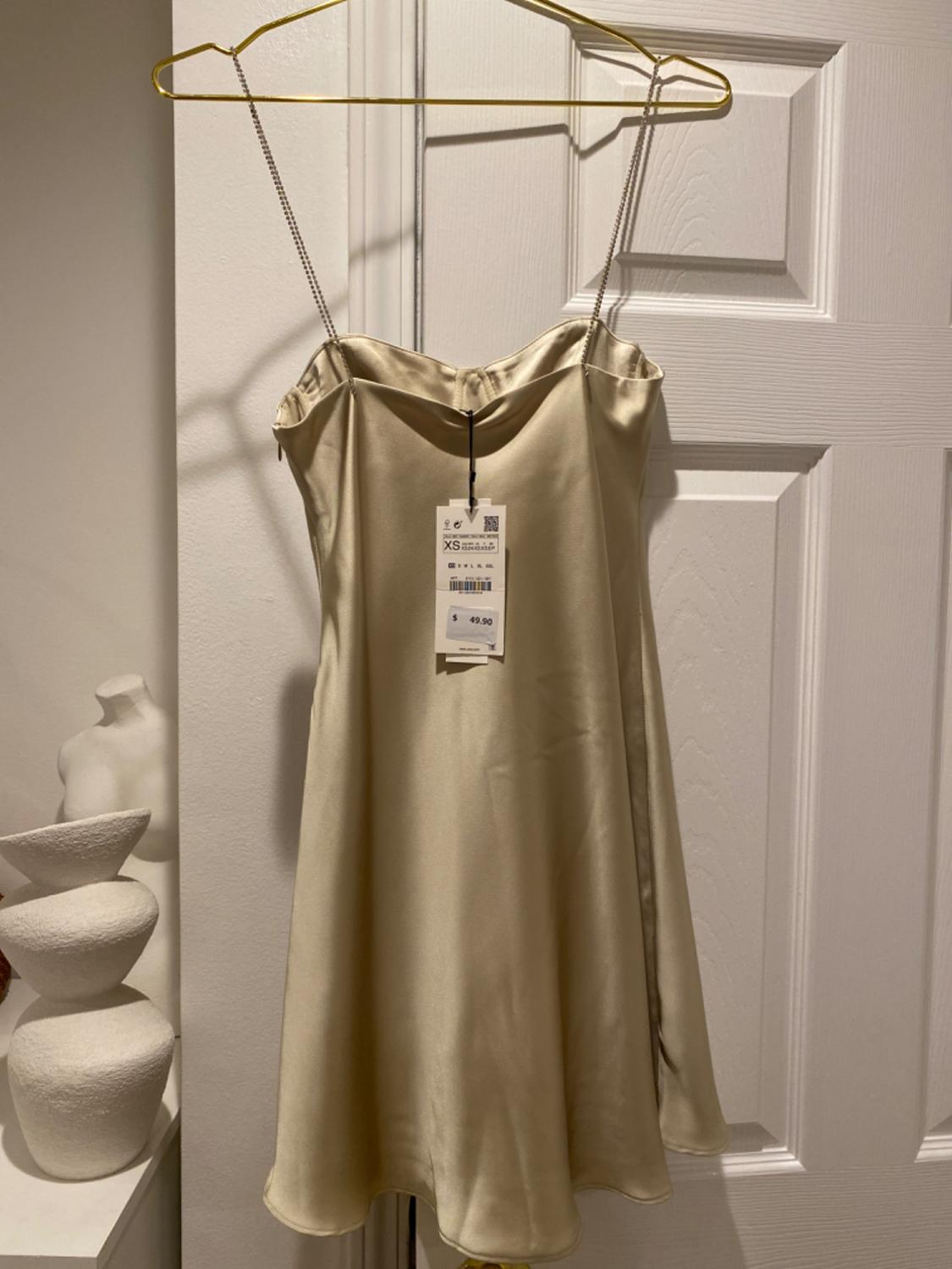 VESTIDO SATINADO TIRANTES JOYA - Image 3