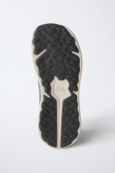 SPORTY HIGH-TOP SNEAKERS - Black by Zara