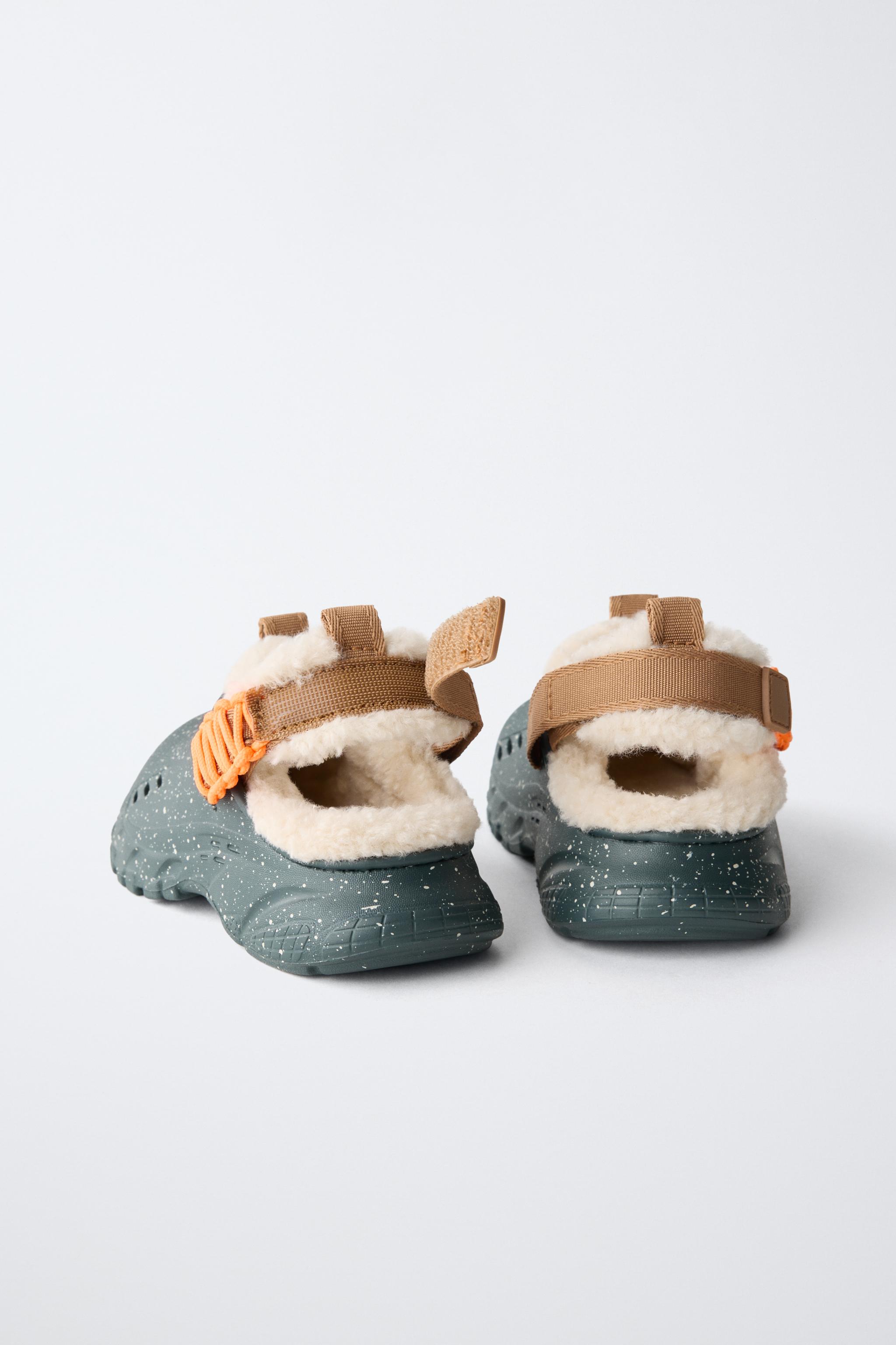 FAUX SHEARLING CLOGS