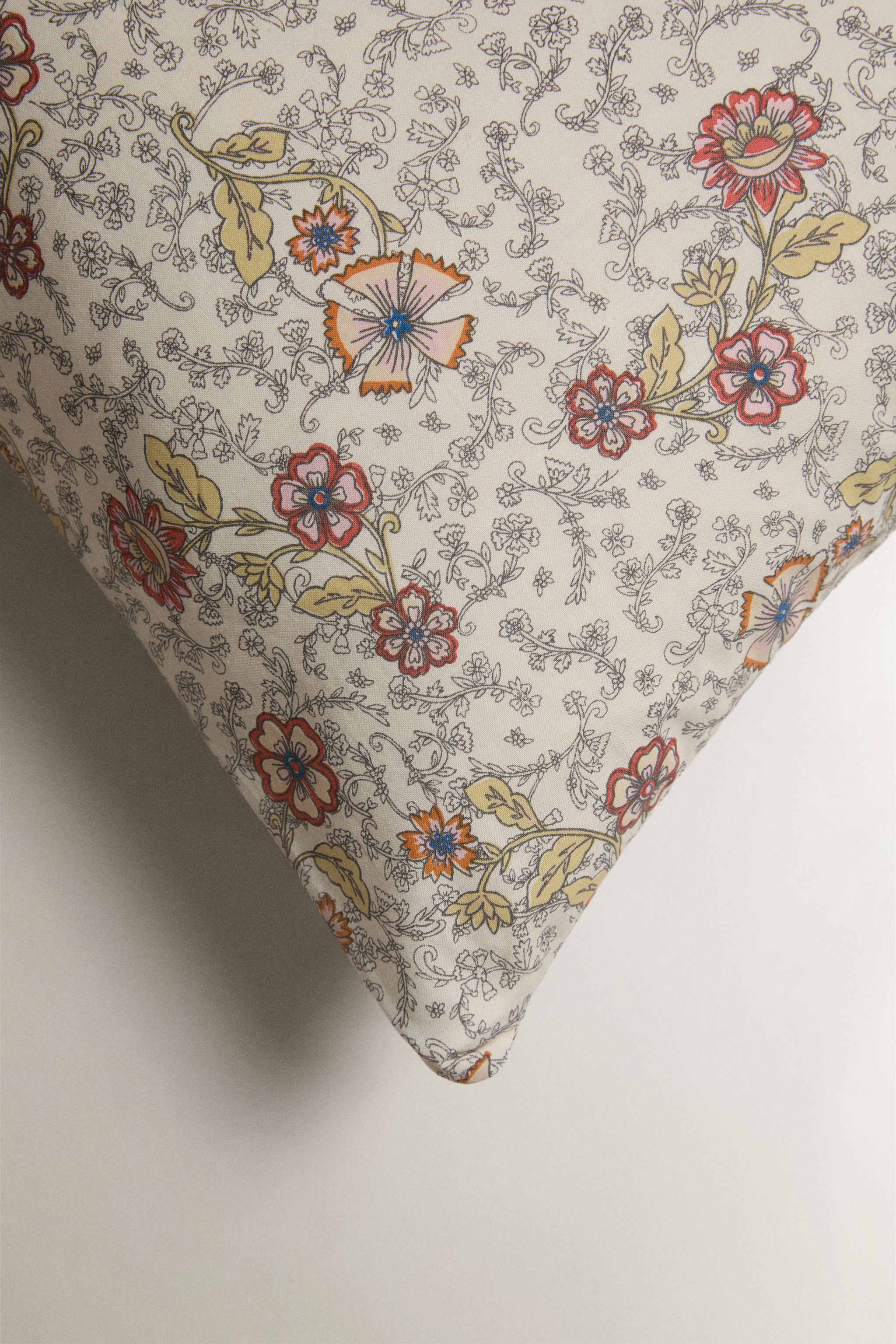 KIDS' FLORAL COTTON PILLOWCASE — Multicolored